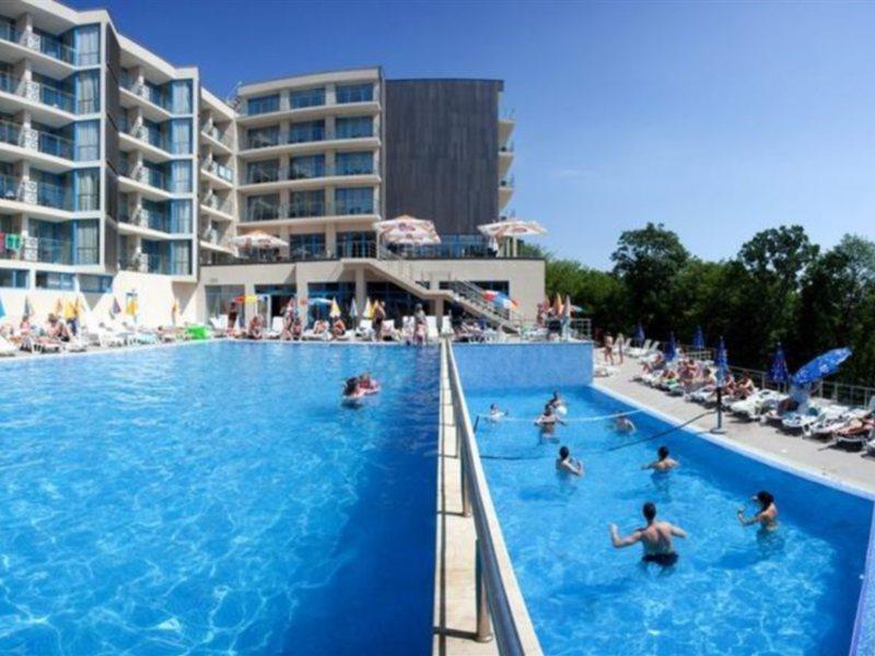 Hotel Slavey Golden Sands Exterior photo